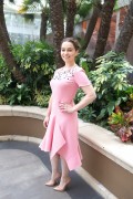 Эмилия Кларк (Emilia Clarke) 'Game of Thrones Season 6' Press Conference at the Four Seasons Hotel in Beverly Hills (April 11, 2016) - 18xНQ Ee5519477630677