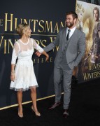 Крис Хемсворт (Chris Hemsworth) premiere of 'The Huntsman Winter's War' in Westwood, 11.04.2016 (16xHQ) 697fad478757443