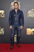 Крис Прэтт (Chris Pratt) MTV Movie Awards at Warner Bros. Studios in Burbank, California, 09.04.2016 (30xHQ) B4c6ab478759088