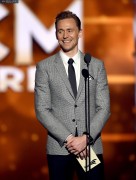 Том Хиддлстон (Tom Hiddleston) 51st Academy of Country Music Awards at MGM Grand Garden Arena in Las Vegas, 03.04.2016 (75xНQ) Bbe6c5478762226