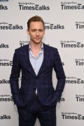 Том Хиддлстон (Tom Hiddleston) New York Times 'Timestalk' Conversation in New York, 11.04.2016 (13xНQ) C38200478763558