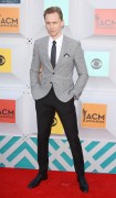 Том Хиддлстон (Tom Hiddleston) 51st Academy of Country Music Awards at MGM Grand Garden Arena in Las Vegas, 03.04.2016 (75xНQ) Cfc9e9478762509