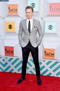 Том Хиддлстон (Tom Hiddleston) 51st Academy of Country Music Awards at MGM Grand Garden Arena in Las Vegas, 03.04.2016 (75xНQ) F81b07478762470