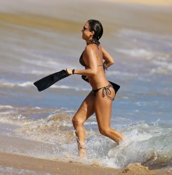 http://thumbnails116.imagebam.com/48297/eacfba482969543.jpg