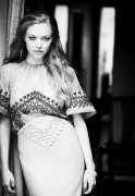 Аманда Сейфрид (Amanda Seyfried) фотосессия для журнала 'Vanity Fair'  (2012)  - 11xHQ,5xMQ 88f671483222353