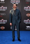 Крис Эванс (Chris Evans) Captain America Civil War Premiere at The Dolby Theatre (Hollywood, April 12, 2016) (176xHQ) 074ee1488135195