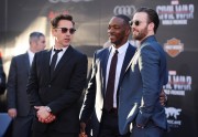 Крис Эванс (Chris Evans) Captain America Civil War Premiere at The Dolby Theatre (Hollywood, April 12, 2016) (176xHQ) 0cb33d488135772