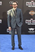 Крис Эванс (Chris Evans) Captain America Civil War Premiere at The Dolby Theatre (Hollywood, April 12, 2016) (176xHQ) 0d137f488135103