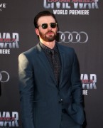 Крис Эванс (Chris Evans) Captain America Civil War Premiere at The Dolby Theatre (Hollywood, April 12, 2016) (176xHQ) 449d1d488134546