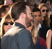 Крис Эванс (Chris Evans) Captain America Civil War Premiere at The Dolby Theatre (Hollywood, April 12, 2016) (176xHQ) 707f5a488133930