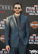 Крис Эванс (Chris Evans) Captain America Civil War Premiere at The Dolby Theatre (Hollywood, April 12, 2016) (176xHQ) 727fbd488134764