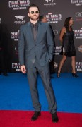 Крис Эванс (Chris Evans) Captain America Civil War Premiere at The Dolby Theatre (Hollywood, April 12, 2016) (176xHQ) 81b8e4488135528