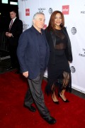 Роберт Де Ниро (Robert De Niro) 'Taxi Driver' 40th Anniversary Celebration during 2016 Tribeca Film Festival at The Beacon Theatre (New York, 21.04.2016) (124xHQ) B1aab2488137880