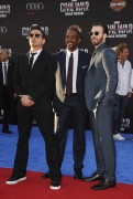Крис Эванс (Chris Evans) Captain America Civil War Premiere at The Dolby Theatre (Hollywood, April 12, 2016) (176xHQ) B3a0d5488136091