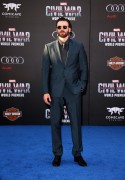 Крис Эванс (Chris Evans) Captain America Civil War Premiere at The Dolby Theatre (Hollywood, April 12, 2016) (176xHQ) Be6c92488135242