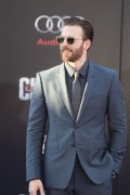 Крис Эванс (Chris Evans) Captain America Civil War Premiere at The Dolby Theatre (Hollywood, April 12, 2016) (176xHQ) Be9370488134739