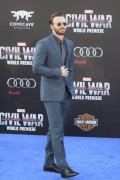 Крис Эванс (Chris Evans) Captain America Civil War Premiere at The Dolby Theatre (Hollywood, April 12, 2016) (176xHQ) Cbd536488135052