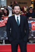 Крис Эванс (Chris Evans) European film premiere of 'Captain America Civil War' at Vue Westfield in London, England (April 26, 2016) (16xHQ) D9f6d8488137011