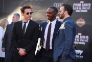 Крис Эванс (Chris Evans) Captain America Civil War Premiere at The Dolby Theatre (Hollywood, April 12, 2016) (176xHQ) F0f5b8488135742