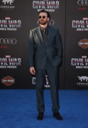Крис Эванс (Chris Evans) Captain America Civil War Premiere at The Dolby Theatre (Hollywood, April 12, 2016) (176xHQ) F579a9488135390