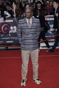 Сэмюэл Л. Джексон (Samuel L Jackson) Captain America Civil War Premiere at the Vue Westfield Shopping Centre (London, 26.04.2016) (89xHQ) Bea545488149392