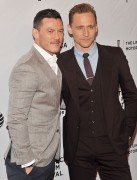 Том Хиддлстон (Tom Hiddleston) 'High-Rise' premiere during the 2016 Tribeca Film Festival in New York City, 20.04.2016 (150xНQ) 123dfa488151617