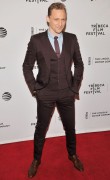 Том Хиддлстон (Tom Hiddleston) 'High-Rise' premiere during the 2016 Tribeca Film Festival in New York City, 20.04.2016 (150xНQ) 993298488151545