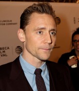 Том Хиддлстон (Tom Hiddleston) 'High-Rise' premiere during the 2016 Tribeca Film Festival in New York City, 20.04.2016 (150xНQ) Aee25f488153549