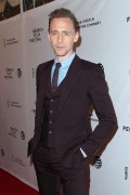 Том Хиддлстон (Tom Hiddleston) 'High-Rise' premiere during the 2016 Tribeca Film Festival in New York City, 20.04.2016 (150xНQ) B3c0ca488151202