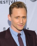 Том Хиддлстон (Tom Hiddleston) 'High-Rise' premiere during the 2016 Tribeca Film Festival in New York City, 20.04.2016 (150xНQ) De1f61488153812