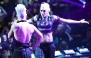 Гвен Стефани (Gwen Stefani) performs Onstage during the 2012 iHeartRadio Music Festival at the MGM Grand Garden Arena in Las Vegas, 21.09.2012 (130xHQ) 284e7b494765293