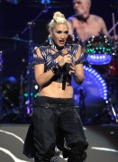 Гвен Стефани (Gwen Stefani) performs Onstage during the 2012 iHeartRadio Music Festival at the MGM Grand Garden Arena in Las Vegas, 21.09.2012 (130xHQ) 2f8fa6494766286