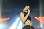 Гвен Стефани (Gwen Stefani) in concert at Mutualite conference center in Paris (13xHQ) 35b704494767797