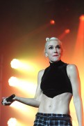Гвен Стефани (Gwen Stefani) in concert at Mutualite conference center in Paris (13xHQ) 3a665e494766922