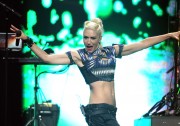 Гвен Стефани (Gwen Stefani) performs Onstage during the 2012 iHeartRadio Music Festival at the MGM Grand Garden Arena in Las Vegas, 21.09.2012 (130xHQ) 901aa3494765543
