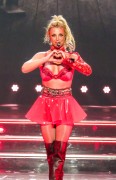 Бритни Спирс (Britney Spears) Performs on stage for her 'Piece Of Me' show at Planet Hollywood Resort in Las Vegas 17.06.2016 - 23xHQ B0b5d0494762537