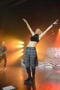 Гвен Стефани (Gwen Stefani) in concert at Mutualite conference center in Paris (13xHQ) B61789494767446