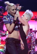 Гвен Стефани (Gwen Stefani) performs Onstage during the 2012 iHeartRadio Music Festival at the MGM Grand Garden Arena in Las Vegas, 21.09.2012 (130xHQ) Dc093d494764683