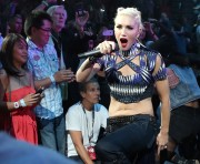 Гвен Стефани (Gwen Stefani) performs Onstage during the 2012 iHeartRadio Music Festival at the MGM Grand Garden Arena in Las Vegas, 21.09.2012 (130xHQ) F3224c494764782