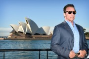 Арнольд Шварценеггер, Джай Кортни (Arnold Schwarzenegger, Jai Courtney) pose for a photograph during a photo call in Sydney, Australia, 04 June 2015 (6xHQ) 7a33cf495156511