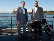 Арнольд Шварценеггер, Джай Кортни (Arnold Schwarzenegger, Jai Courtney) pose for a photograph during a photo call in Sydney, Australia, 04 June 2015 (6xHQ) D6aacf495156556