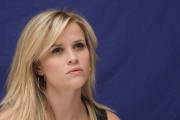 Риз Уизерспун (Reese Witherspoon) How Do You Know NYC Press Conference, 12.07.2010 (118xHQ) 011ca1495856136