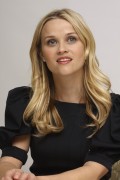 Риз Уизерспун (Reese Witherspoon) Monsters vs. Aliens Beverly Hills Press Conference, 20.03.2009 (76xHQ) 11d312495858978