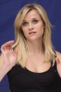 Риз Уизерспун (Reese Witherspoon) How Do You Know NYC Press Conference, 12.07.2010 (118xHQ) 1fa3bc495857225
