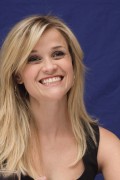 Риз Уизерспун (Reese Witherspoon) How Do You Know NYC Press Conference, 12.07.2010 (118xHQ) 4f581a495856621