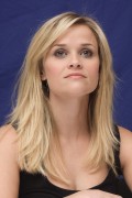 Риз Уизерспун (Reese Witherspoon) How Do You Know NYC Press Conference, 12.07.2010 (118xHQ) 51dff4495857079