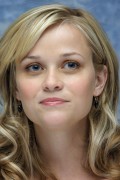 Риз Уизерспун (Reese Witherspoon) Just Like Heaven press conference portraits by Piyal Hosain (Beverly Hills, August 4, 2005) (19xHQ) 5d1b01495856317