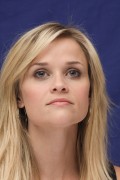 Риз Уизерспун (Reese Witherspoon) How Do You Know NYC Press Conference, 12.07.2010 (118xHQ) 718d93495857103