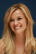 Риз Уизерспун (Reese Witherspoon) How Do You Know NYC Press Conference, 12.07.2010 (118xHQ) 728a3d495857335