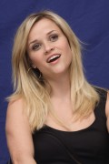 Риз Уизерспун (Reese Witherspoon) How Do You Know NYC Press Conference, 12.07.2010 (118xHQ) 987fde495857041